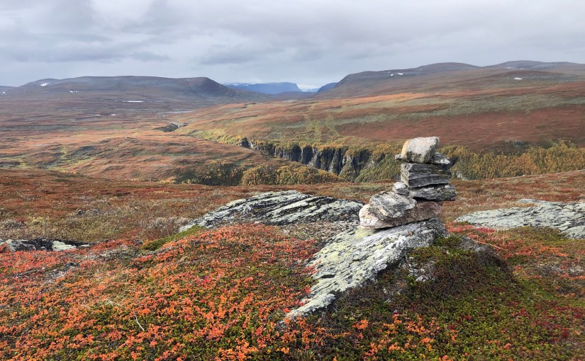 E1 dag 25: Fra Ovi Raishiin til Coalbmejàvri i fine&nbsp;omgivelser